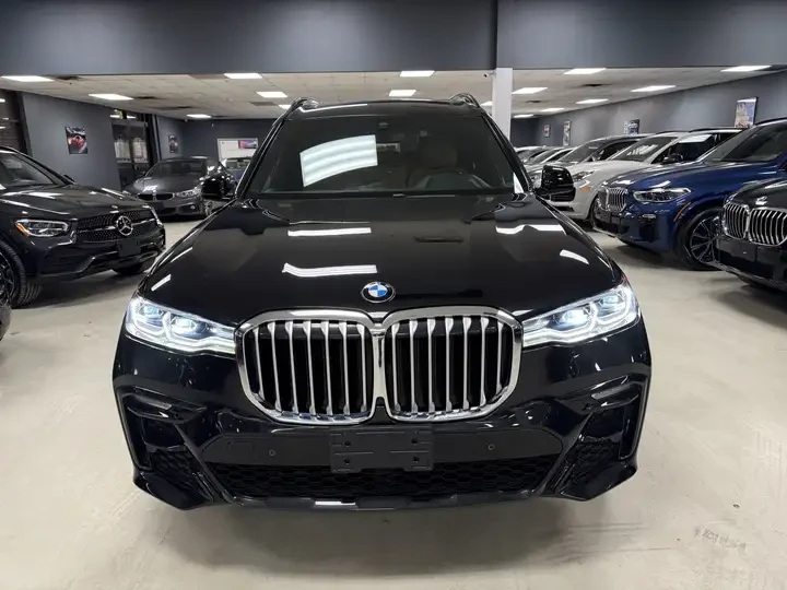 BMW X7 M* SPORT* BOWER* WILKINS* ДИСТРОНИК* ОБДУХВАНЕ* КА, снимка 5 - Автомобили и джипове - 54443436