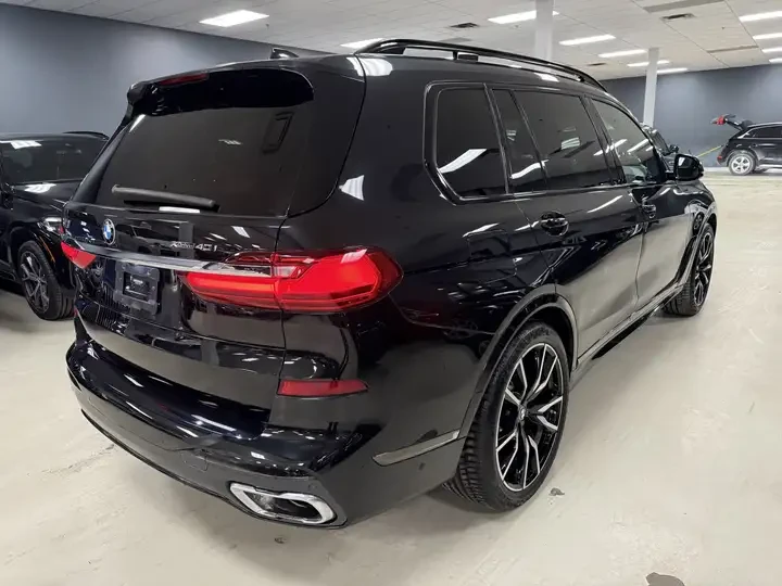 BMW X7 M* SPORT* BOWER* WILKINS* ДИСТРОНИК* ОБДУХВАНЕ* КА, снимка 2 - Автомобили и джипове - 54443436