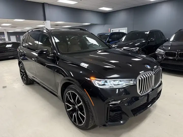 BMW X7 M* SPORT* BOWER* WILKINS* ДИСТРОНИК* ОБДУХВАНЕ* КА, снимка 3 - Автомобили и джипове - 54443436