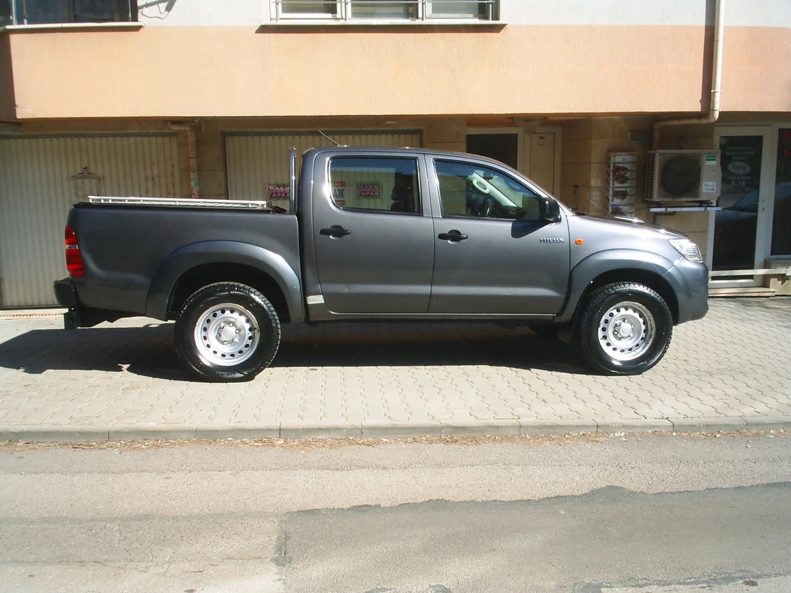 Toyota Hilux 2.5 D-4D 4x4 - изображение 3