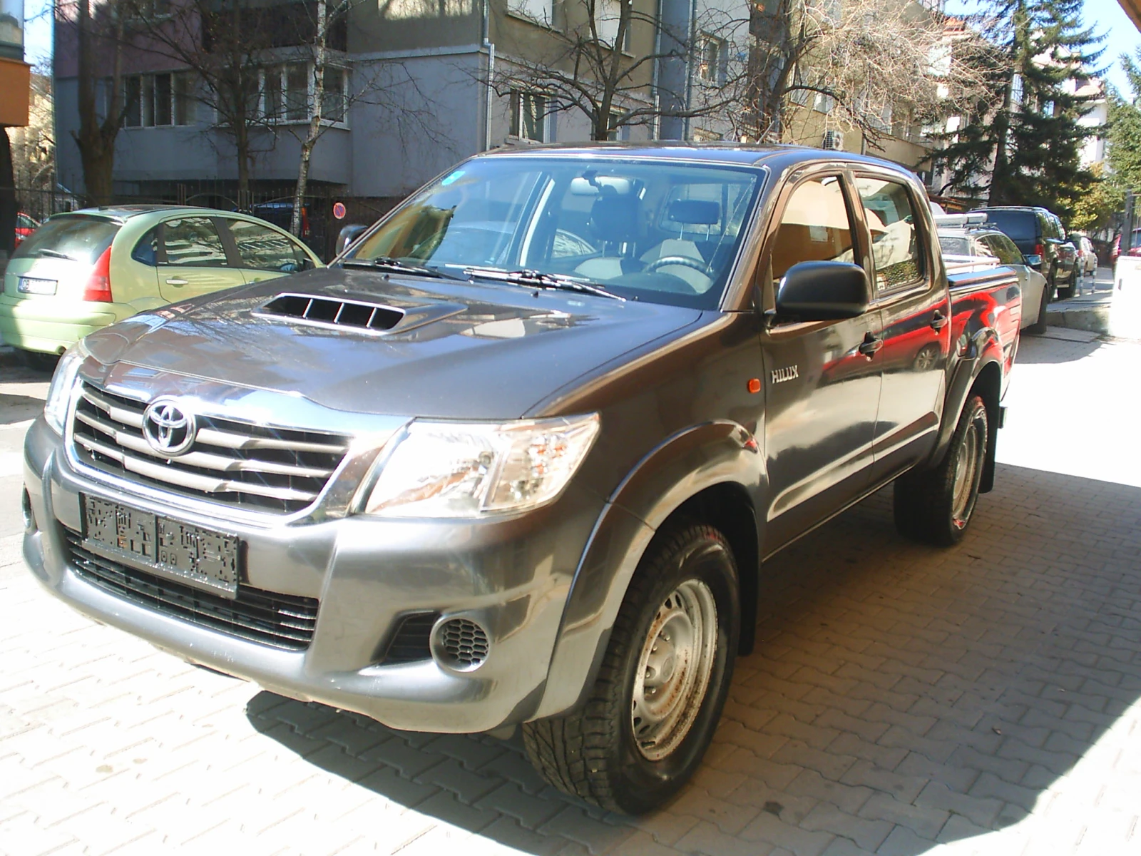 Toyota Hilux 2.5 D-4D 4x4 - изображение 7