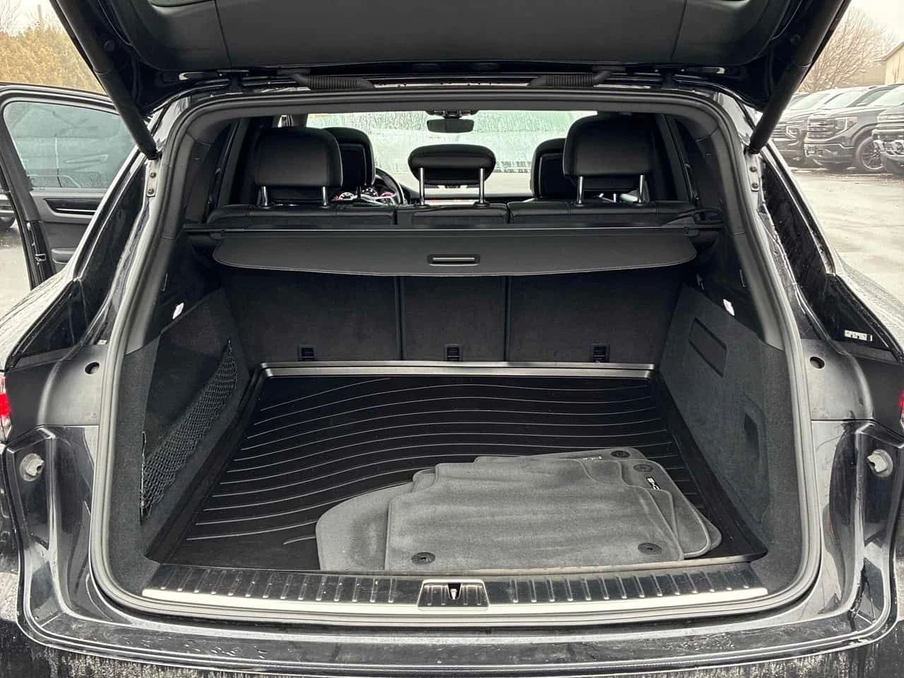 Porsche Cayenne S  CARFAX, снимка 12 - Автомобили и джипове - 54014687