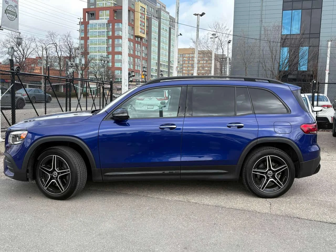 Mercedes-Benz GLB 250  CARFAX, снимка 2 - Автомобили и джипове - 54078751