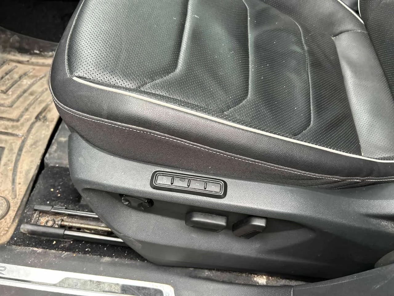 VW Tiguan Highline R Line /360/ОБДУХВАНЕ/ПОДГРЕВИ/LED , снимка 10 - Автомобили и джипове - 54109334