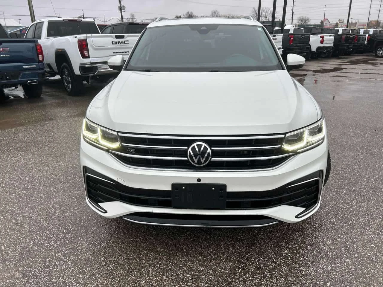 VW Tiguan Highline R Line /360/ОБДУХВАНЕ/ПОДГРЕВИ/LED , снимка 6 - Автомобили и джипове - 54109334