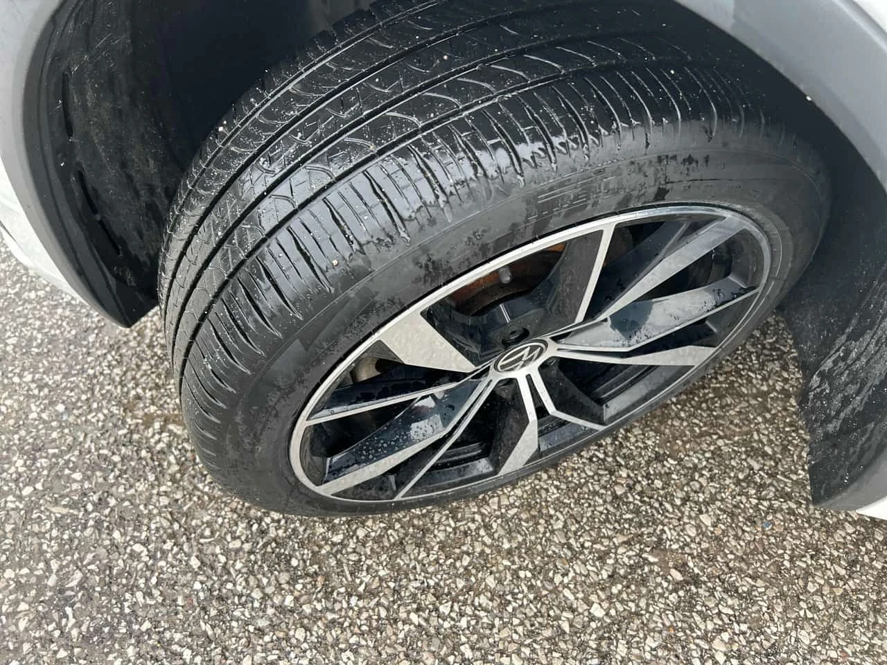 VW Tiguan Highline R Line /360/ОБДУХВАНЕ/ПОДГРЕВИ/LED , снимка 7 - Автомобили и джипове - 54109334