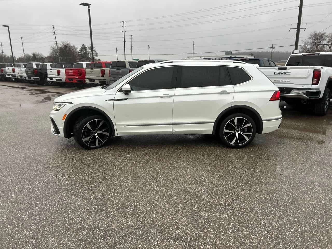 VW Tiguan Highline R Line /360/ОБДУХВАНЕ/ПОДГРЕВИ/LED , снимка 2 - Автомобили и джипове - 54109334