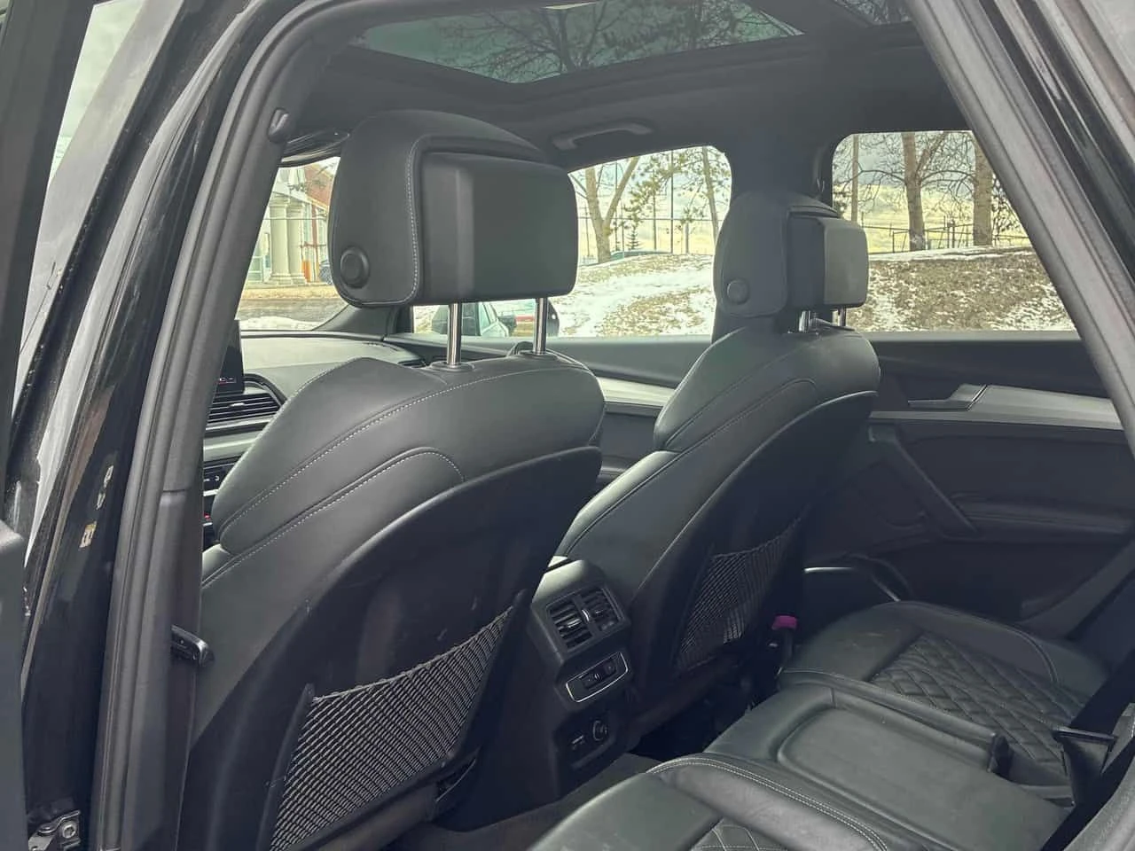 Audi SQ5 * Progressiv * DISTRONIC* PANORAMA* , снимка 12 - Автомобили и джипове - 54162146