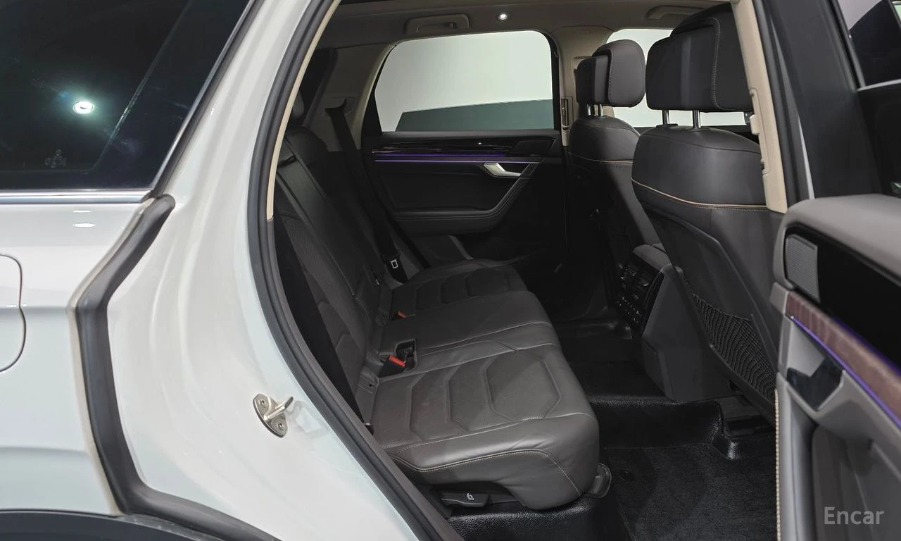 VW Touareg * 3.0TDI* PRESTIGE* HUD* ПОДГРЕВ* ОБДУХВАНЕ* ПАНОР, снимка 10 - Автомобили и джипове - 54497463
