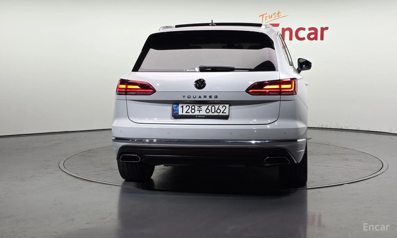 VW Touareg * 3.0TDI* PRESTIGE* HUD* ПОДГРЕВ* ОБДУХВАНЕ* ПАНОР, снимка 4 - Автомобили и джипове - 54497463