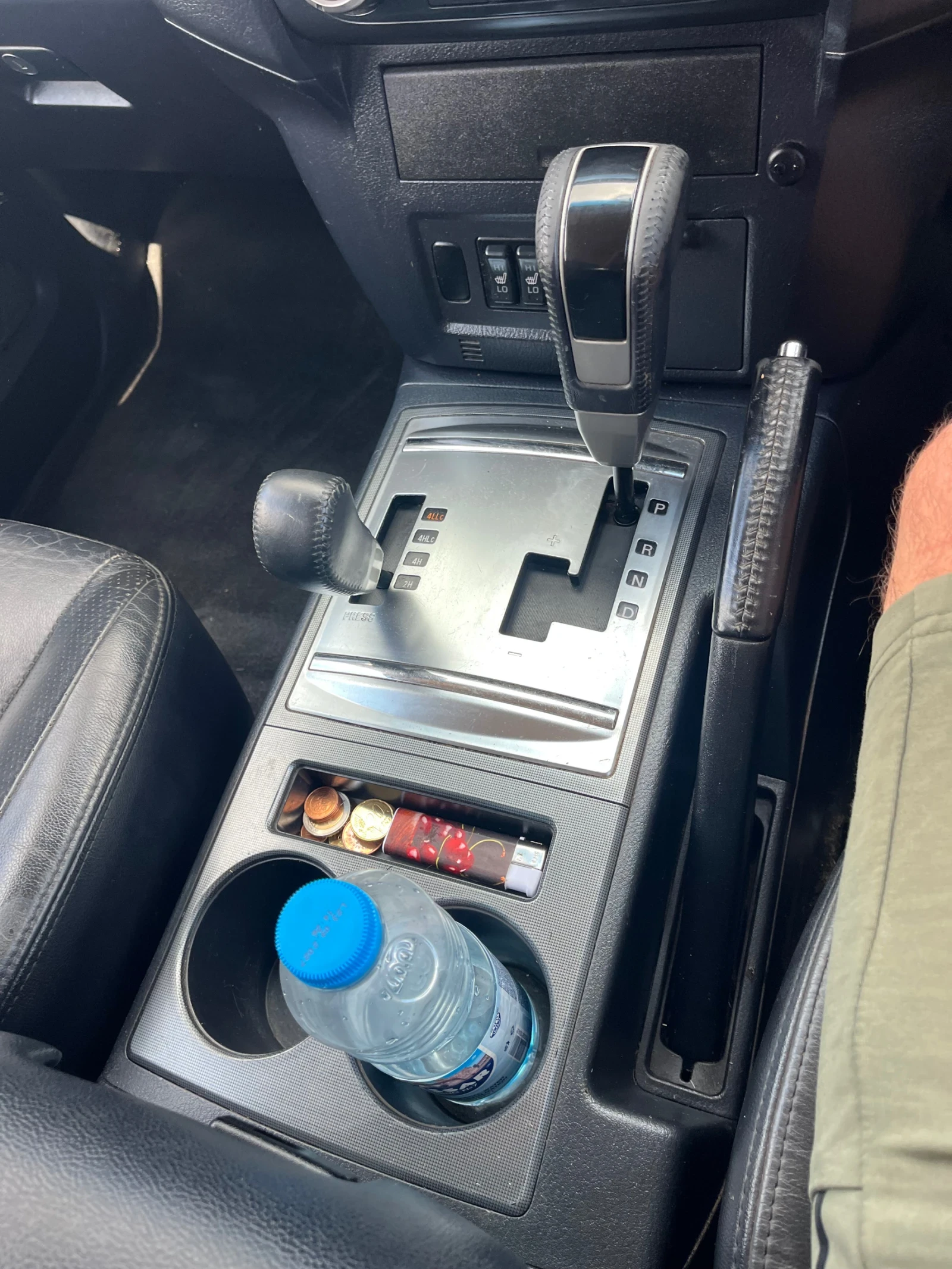 Mitsubishi Pajero, снимка 13 - Автомобили и джипове - 54828601