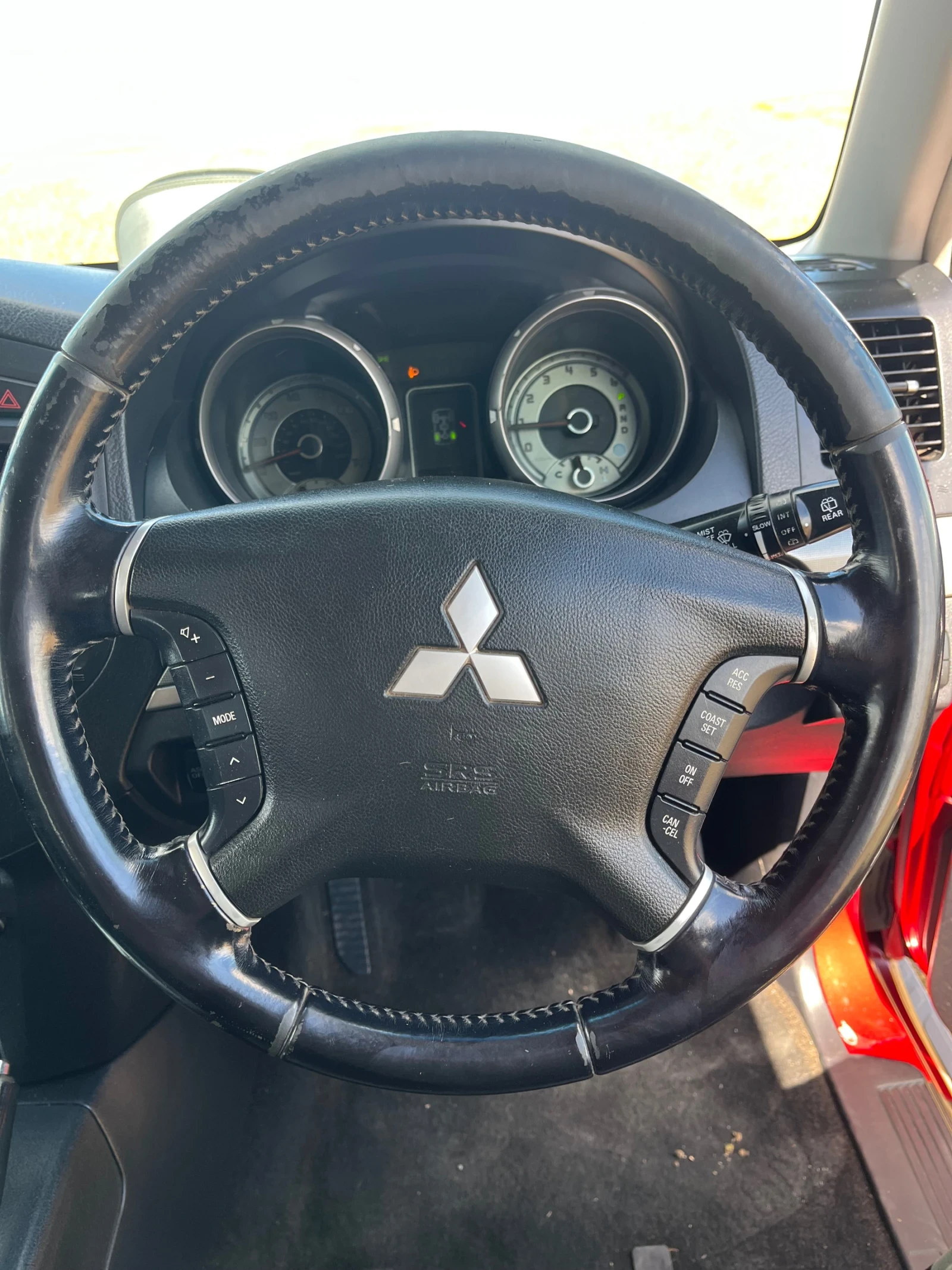 Mitsubishi Pajero, снимка 12 - Автомобили и джипове - 54828601