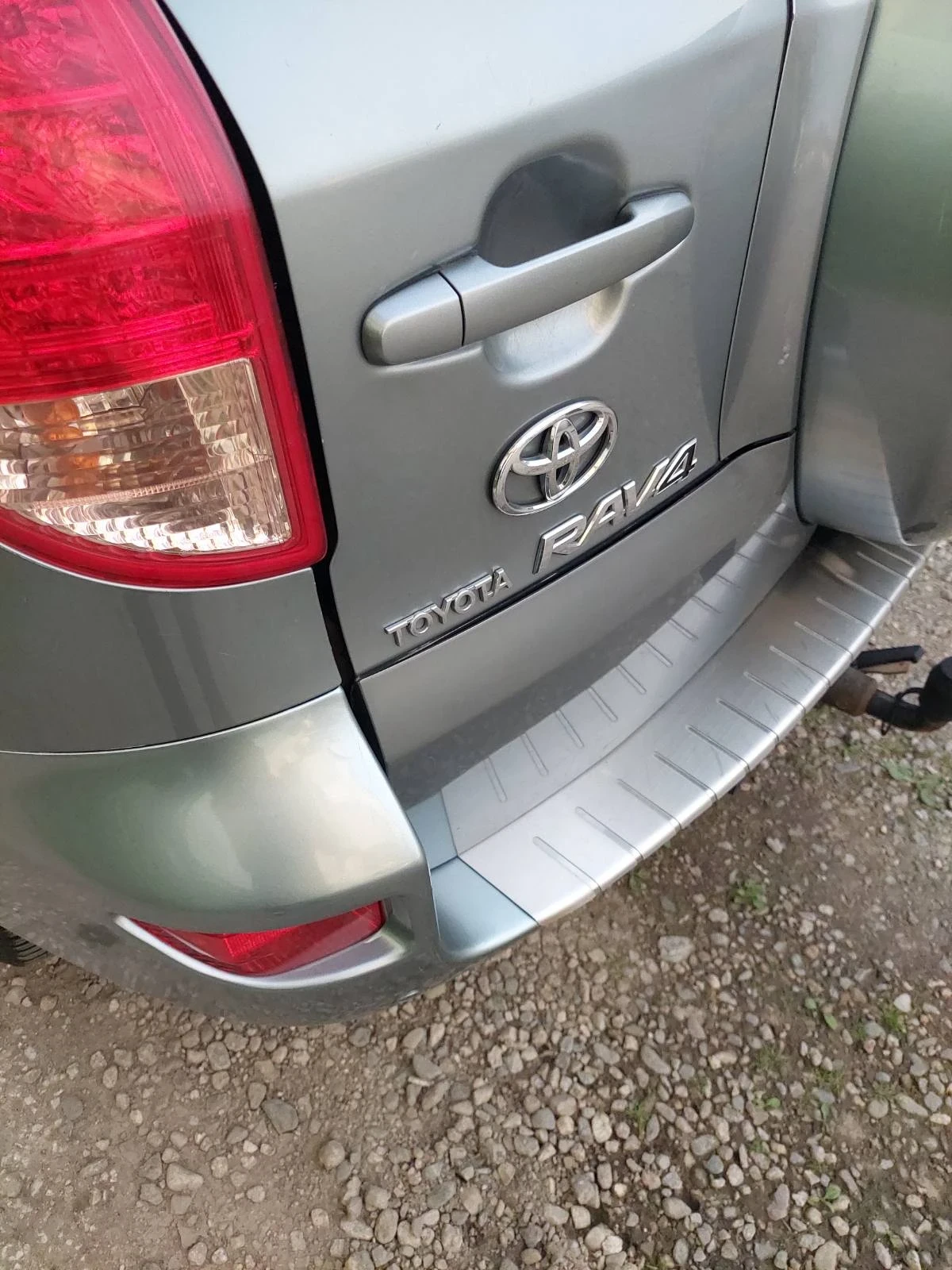 Toyota Rav4 2.0 бензин, снимка 11 - Автомобили и джипове - 54881553