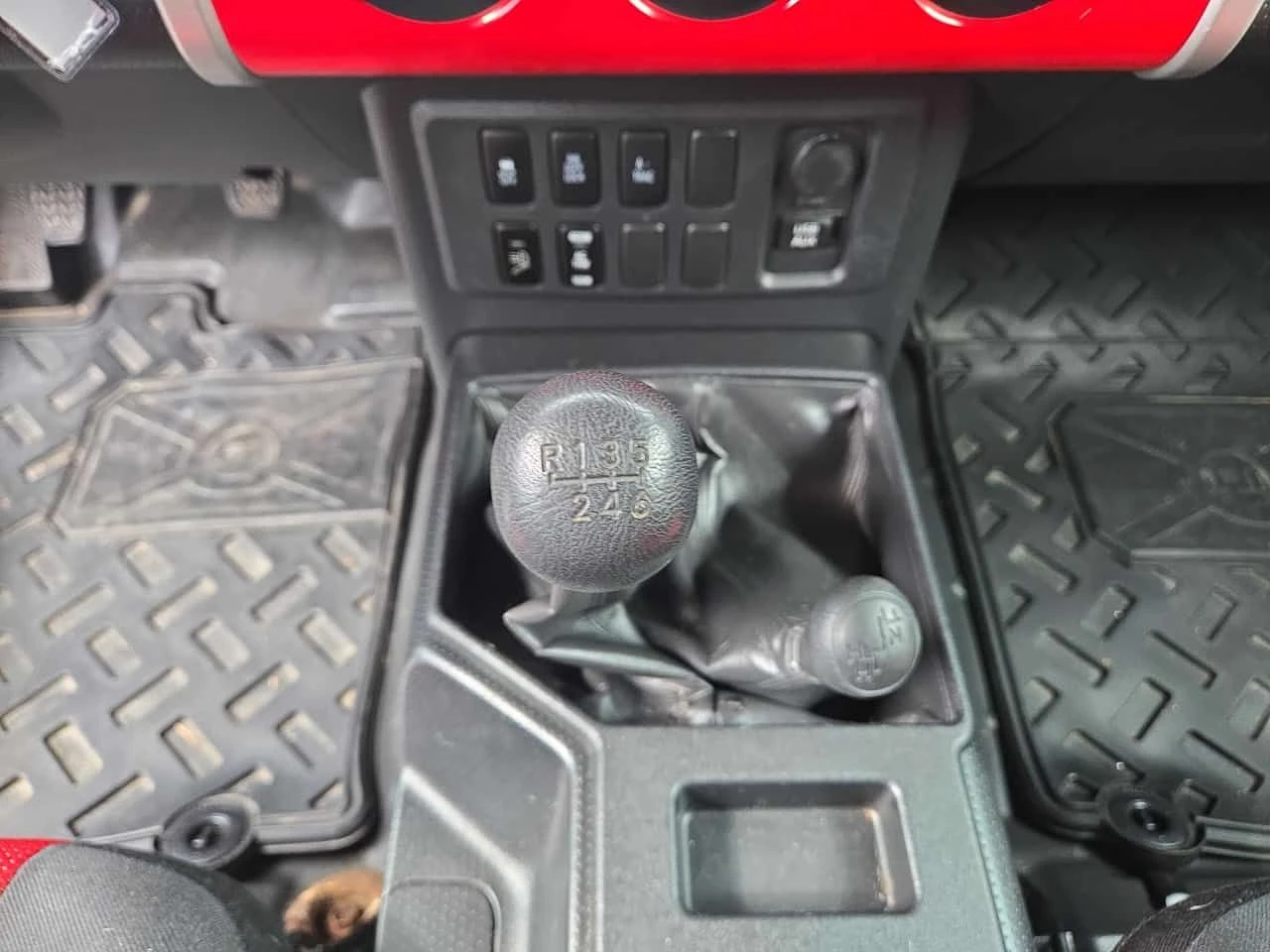 Toyota Fj cruiser * 4WD 4dr * MANUAL* АВТОКРЕДИТ* , снимка 10 - Автомобили и джипове - 55697508