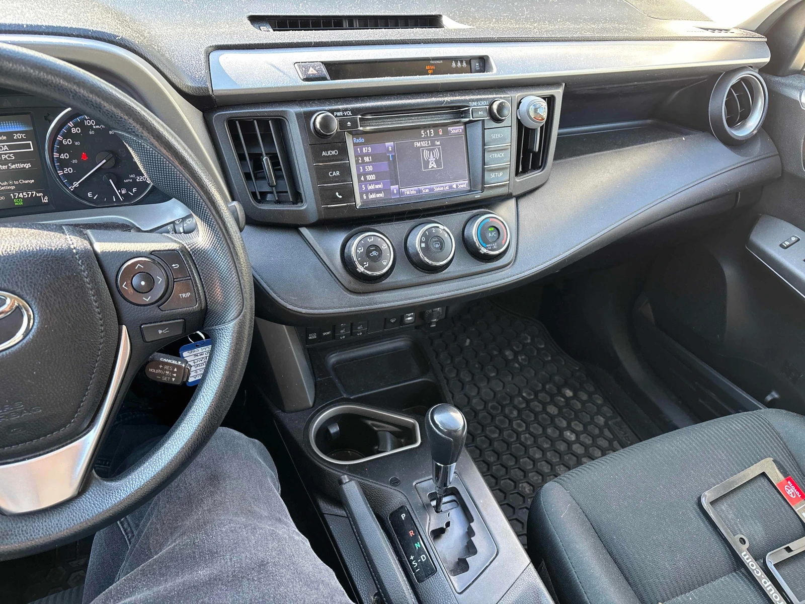 Toyota Rav4 * LE * АВТОКРЕДИТ * ГЛАВНО ПРЕДСТАВИТЕЛСТВО, снимка 9 - Автомобили и джипове - 56098613