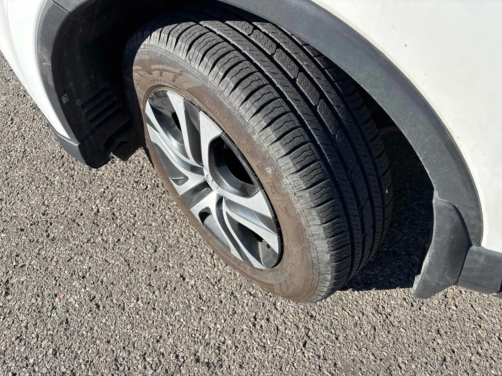 Toyota Rav4 * LE * АВТОКРЕДИТ * ГЛАВНО ПРЕДСТАВИТЕЛСТВО, снимка 6 - Автомобили и джипове - 56098613
