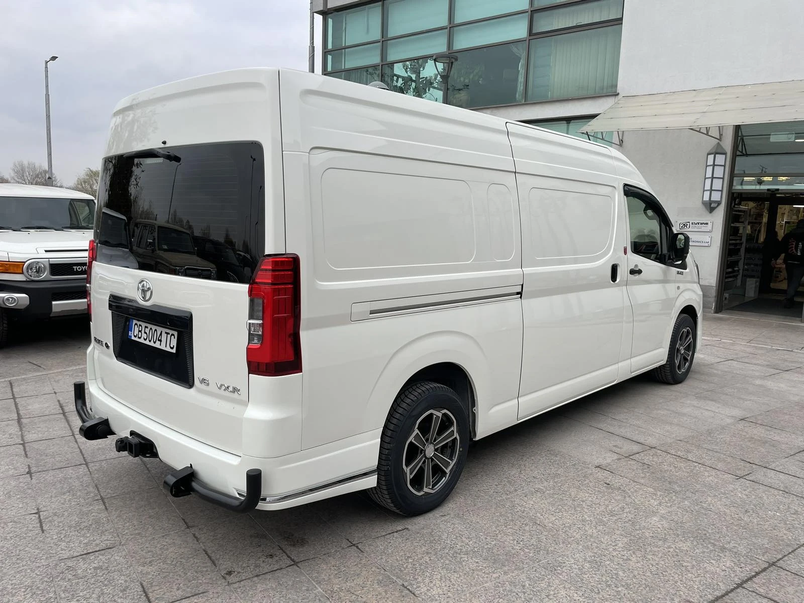 Toyota Hiace VXR V6 - изображение 7