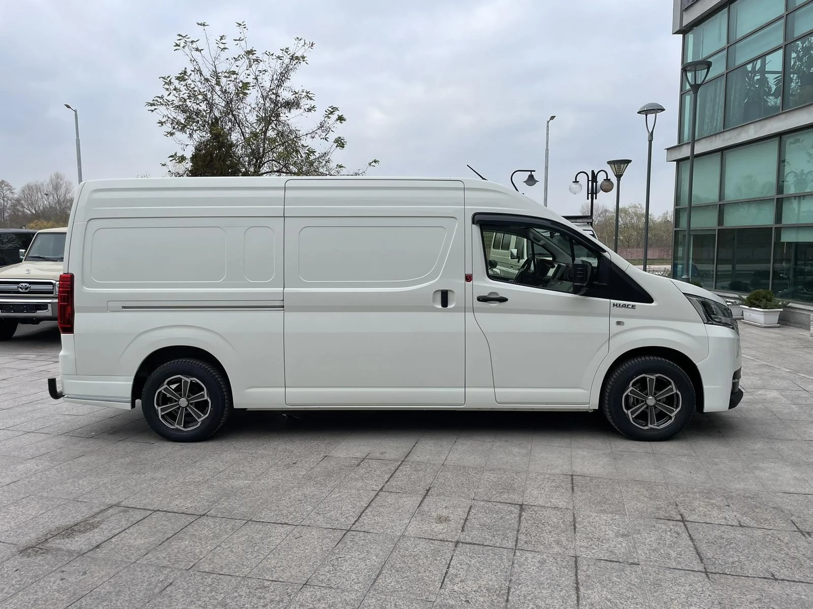 Toyota Hiace VXR V6 - изображение 8