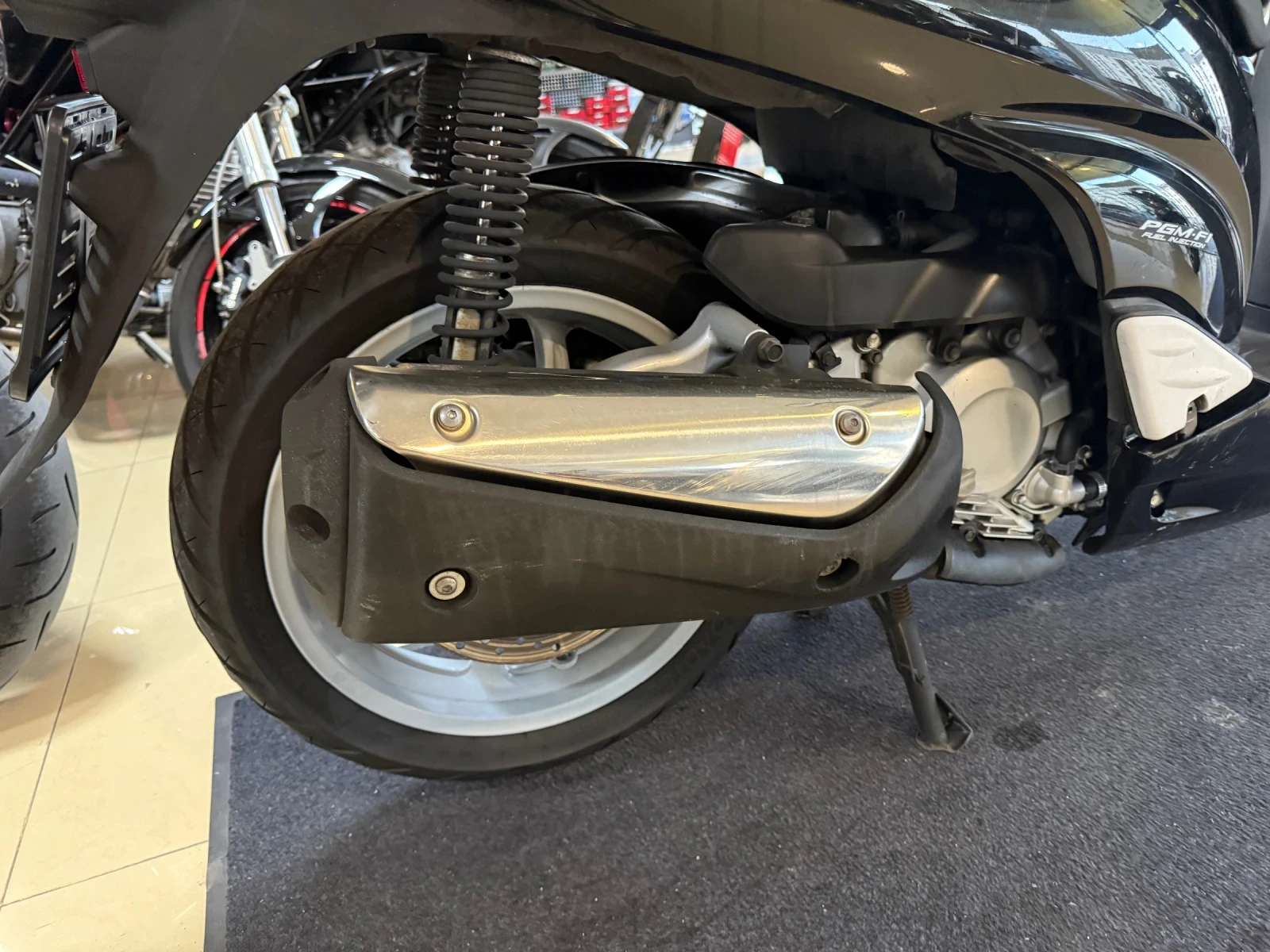 Honda Sh 300I - изображение 5