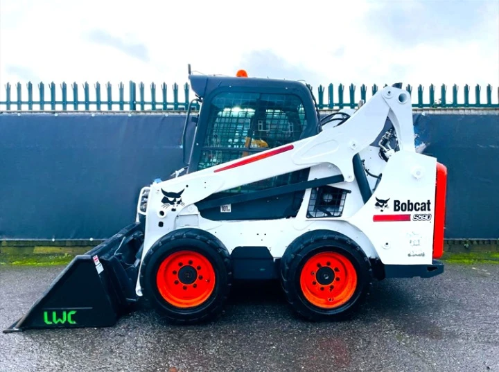 Мини челни товарачи Bobcat S590, снимка 1 - Индустриална техника - 48521318