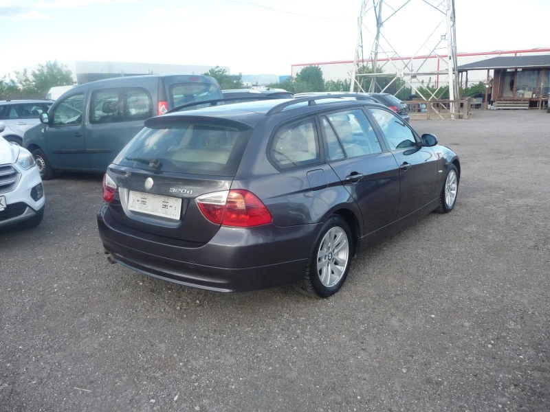 BMW 320 2.0D ПЕРФЕКТНО , снимка 4 - Автомобили и джипове - 45541575