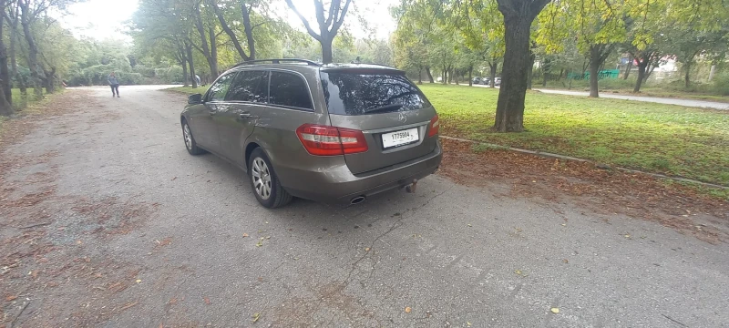 Mercedes-Benz E 350 T CDI AUTO, снимка 4 - Автомобили и джипове - 47460199