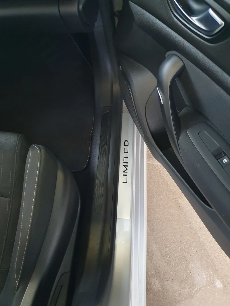 Renault Megane, снимка 16 - Автомобили и джипове - 52592014