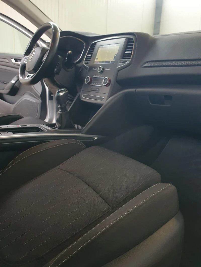 Renault Megane, снимка 17 - Автомобили и джипове - 52592014