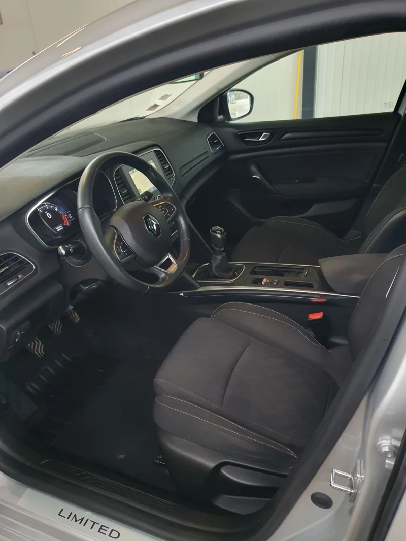 Renault Megane, снимка 13 - Автомобили и джипове - 52592014