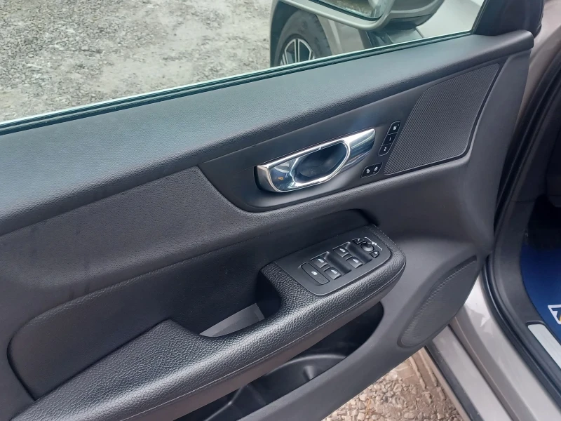 Volvo V60 2.0, снимка 9 - Автомобили и джипове - 53198775