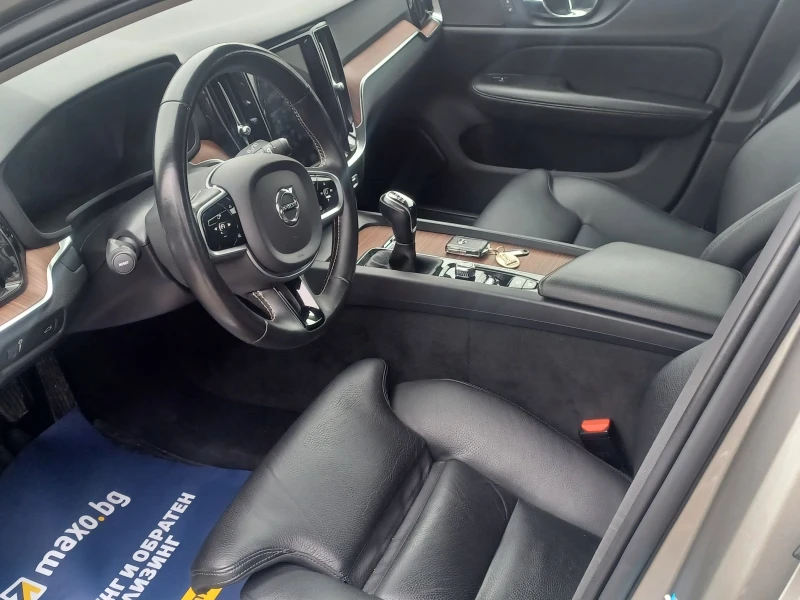 Volvo V60 2.0, снимка 8 - Автомобили и джипове - 53198775