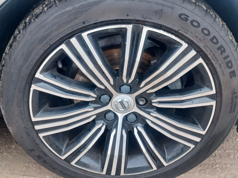 Volvo V60 2.0, снимка 17 - Автомобили и джипове - 53198775
