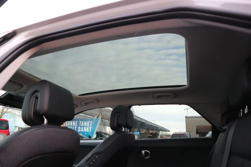 Hyundai Ioniq 5 UNIQ/325HP/4WD/PANO/360/MEMO/HUD/LED/CPLAY/719g, снимка 13 - Автомобили и джипове - 53243099