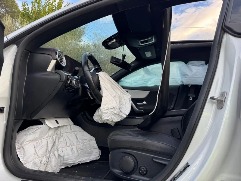 Mercedes-Benz CLA 200 2.2D 50000km, снимка 8 - Автомобили и джипове - 53357223