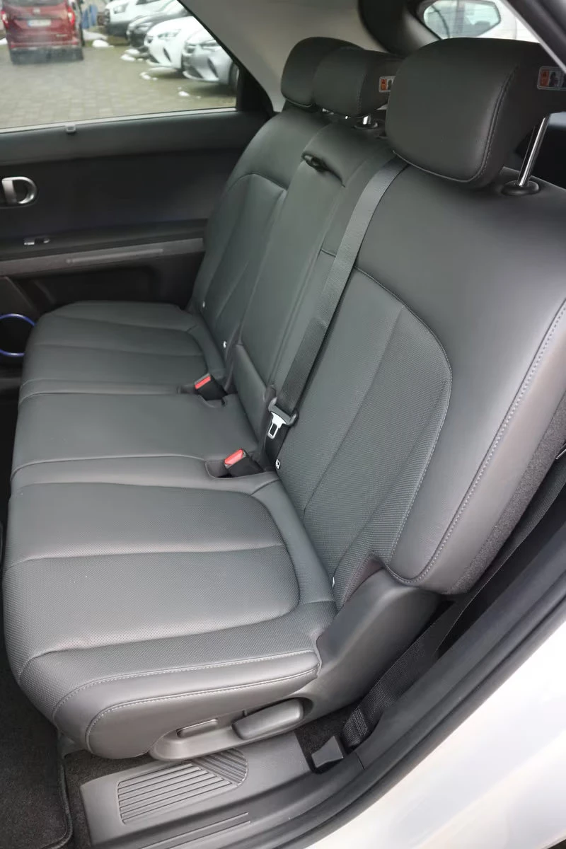 Hyundai Ioniq 5 UNIQ/325HP/4WD/PANO/360/MEMO/HUD/LED/CPLAY/719g, снимка 14 - Автомобили и джипове - 53243099