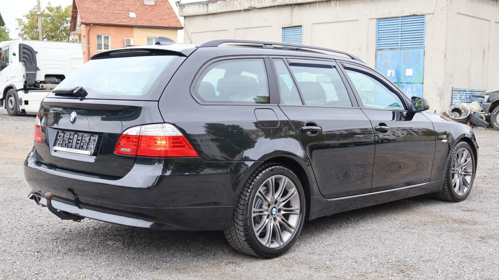 BMW 530 d 235К.С. LCI ДИСТРОНИК HEAD-UP KEYLESS ВАКУУМ SAT - изображение 5