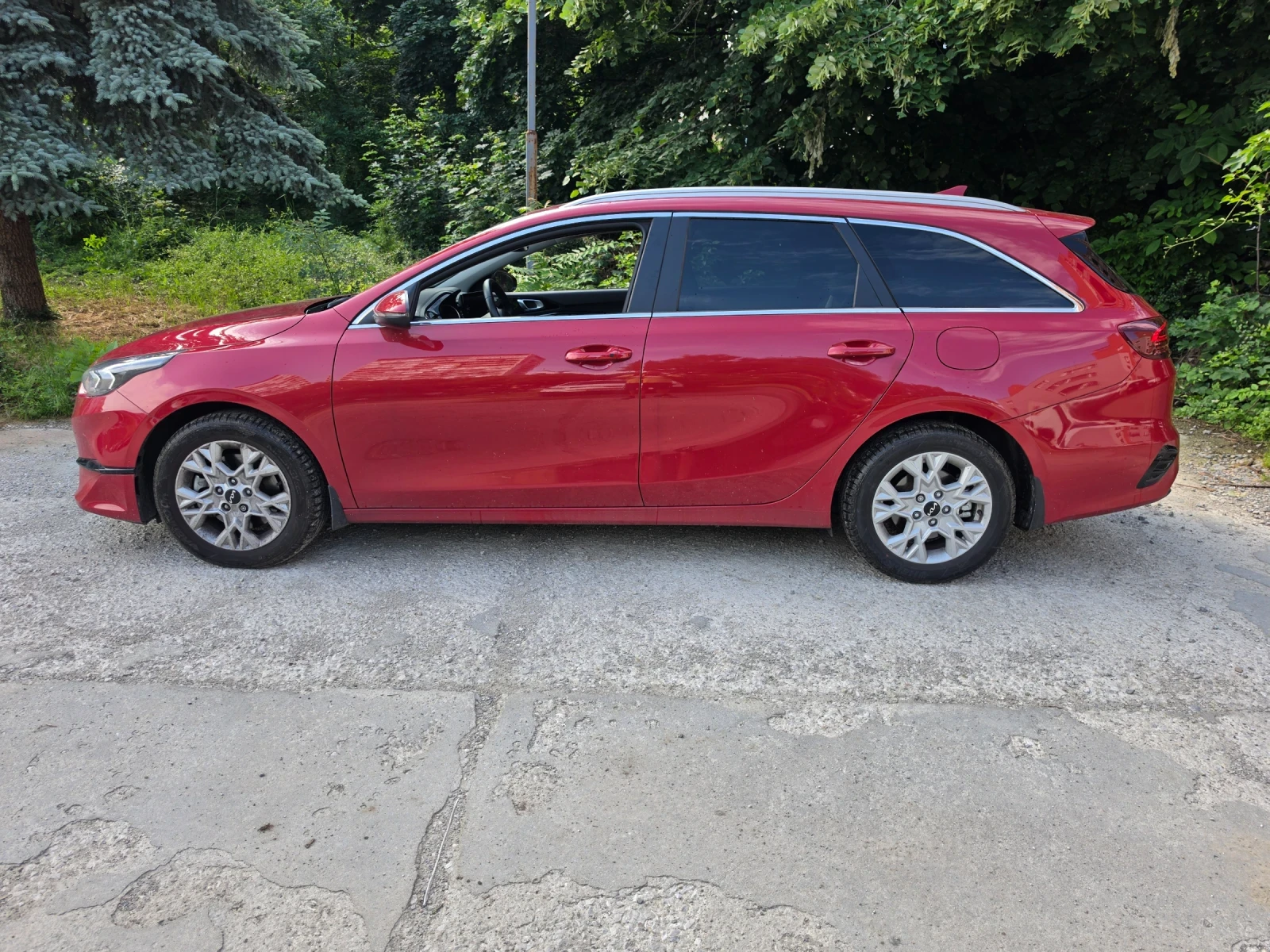 Kia Ceed Executive benzin, снимка 3 - Автомобили и джипове - 53613834