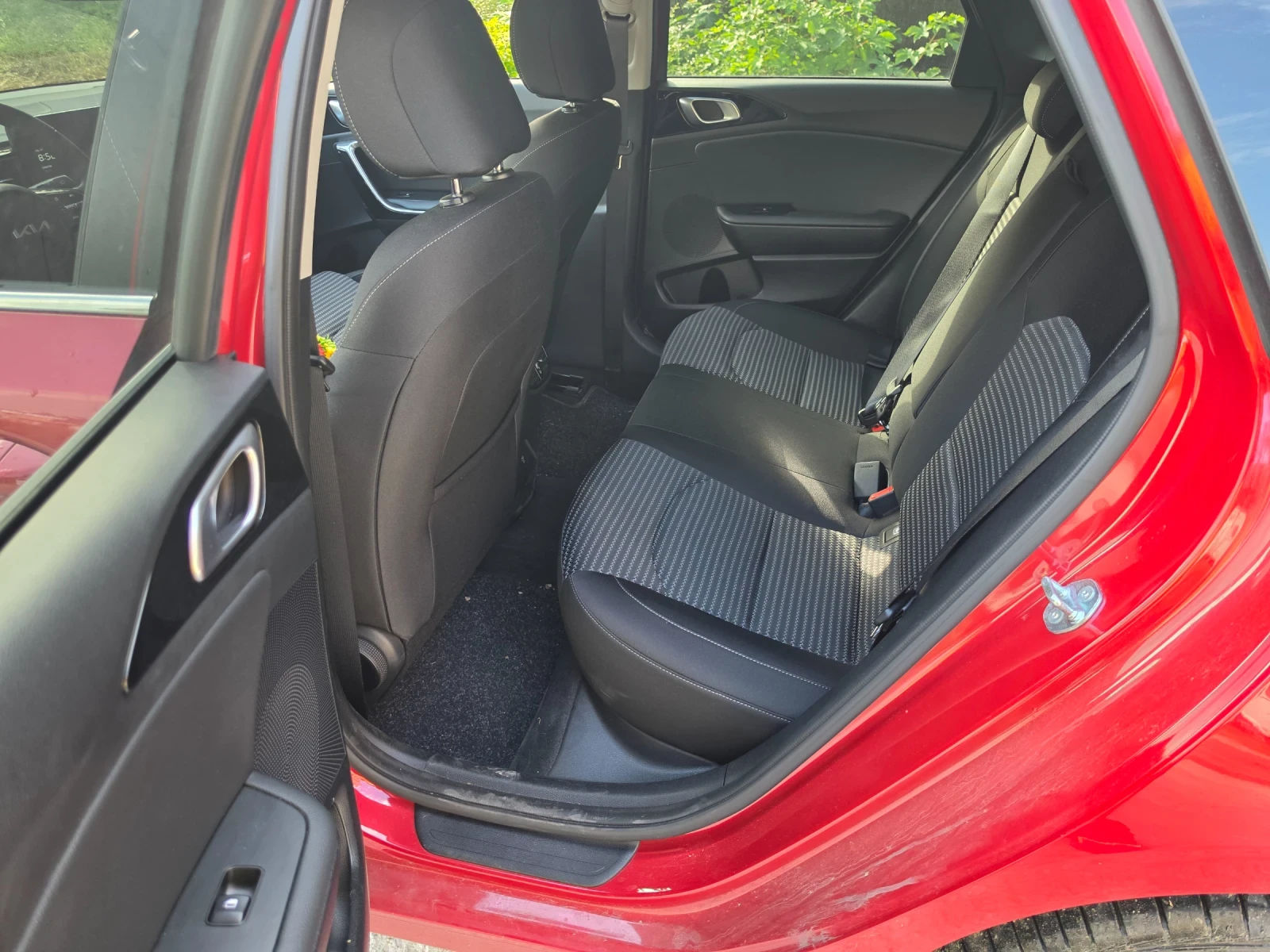 Kia Ceed Executive benzin, снимка 6 - Автомобили и джипове - 53613834
