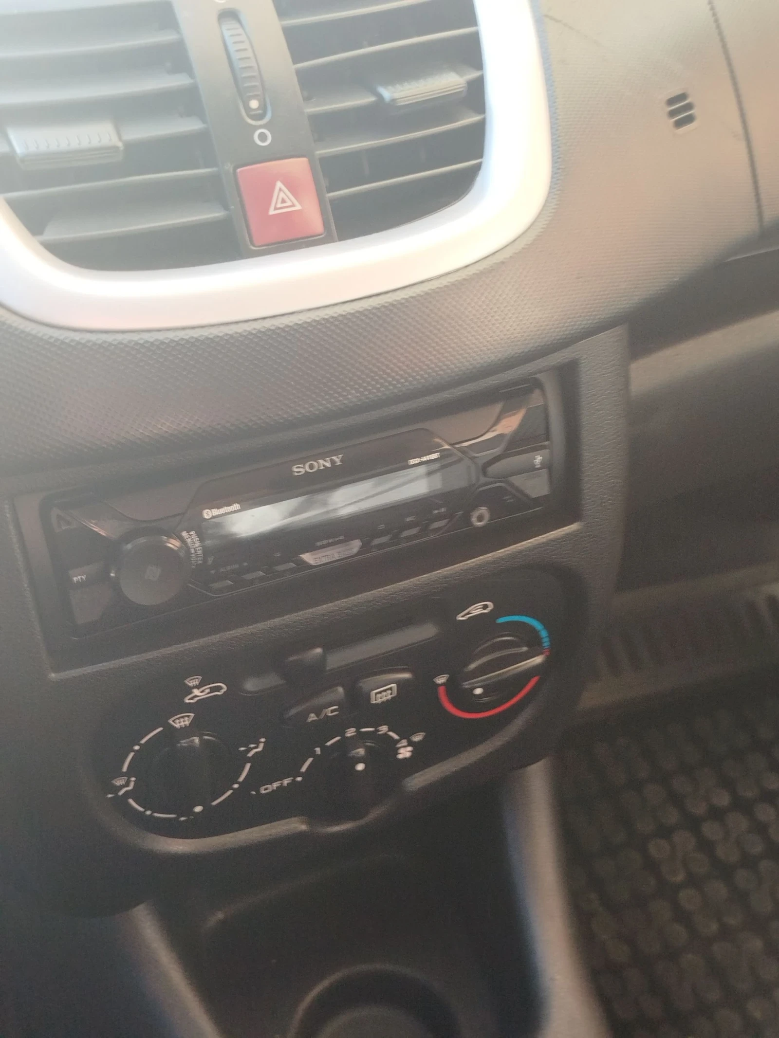 Peugeot 206 Лек, снимка 10 - Автомобили и джипове - 53837649