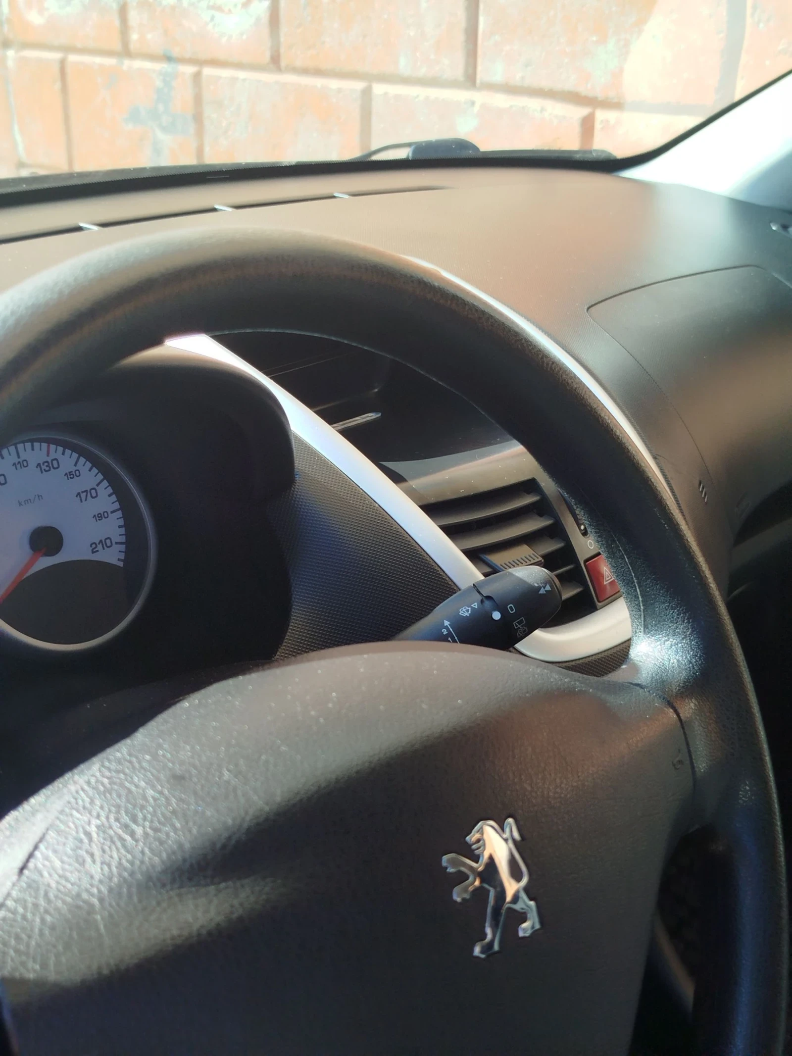 Peugeot 206 Лек, снимка 9 - Автомобили и джипове - 53837649