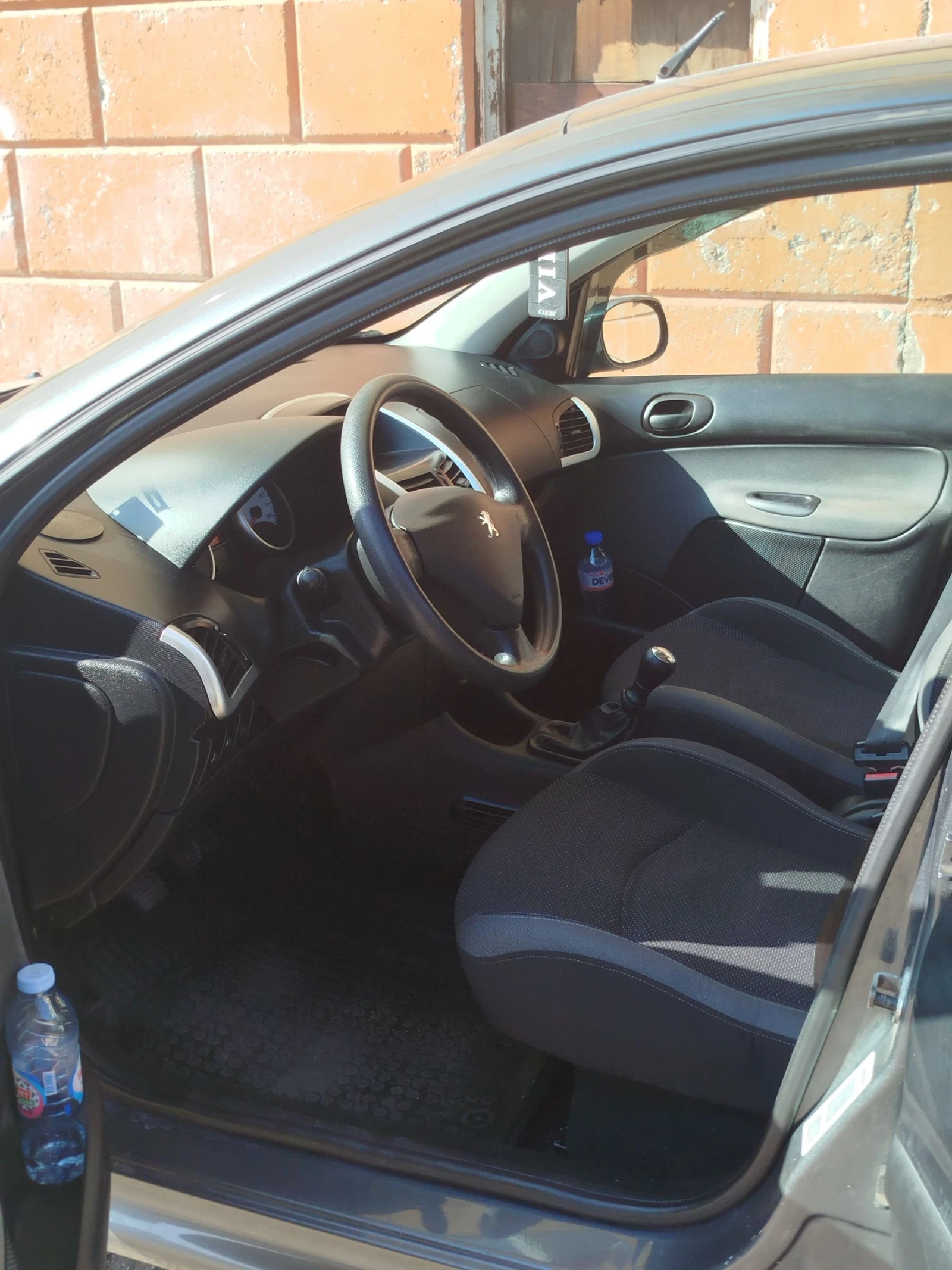 Peugeot 206 Лек, снимка 16 - Автомобили и джипове - 53837649