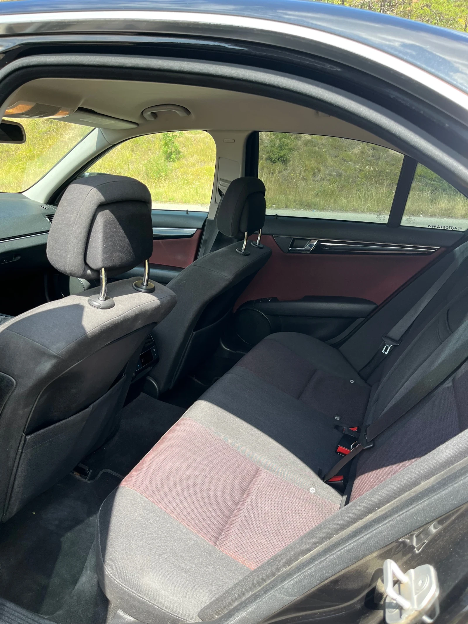 Mercedes-Benz C 220, снимка 7 - Автомобили и джипове - 53903662