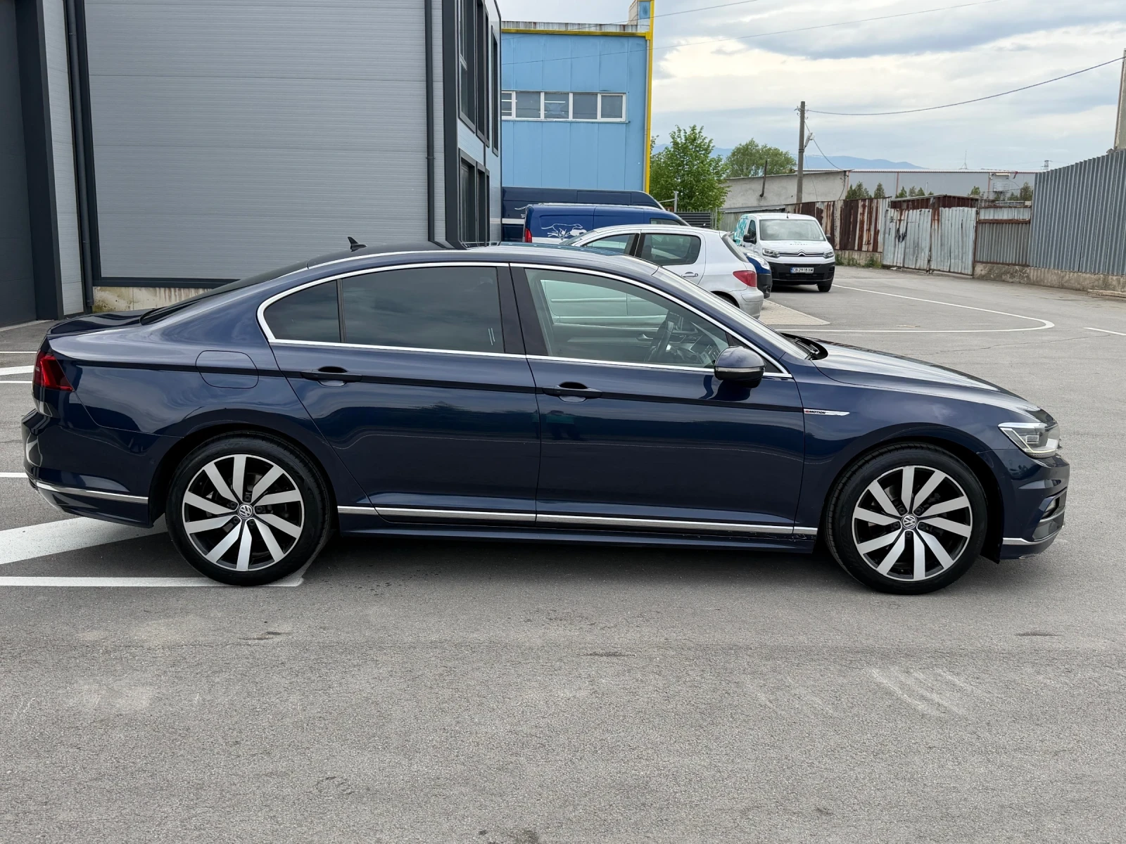 VW Passat 2.0 TDI 190 к.с. 4Motion R-Line DSG, снимка 7 - Автомобили и джипове - 54455369