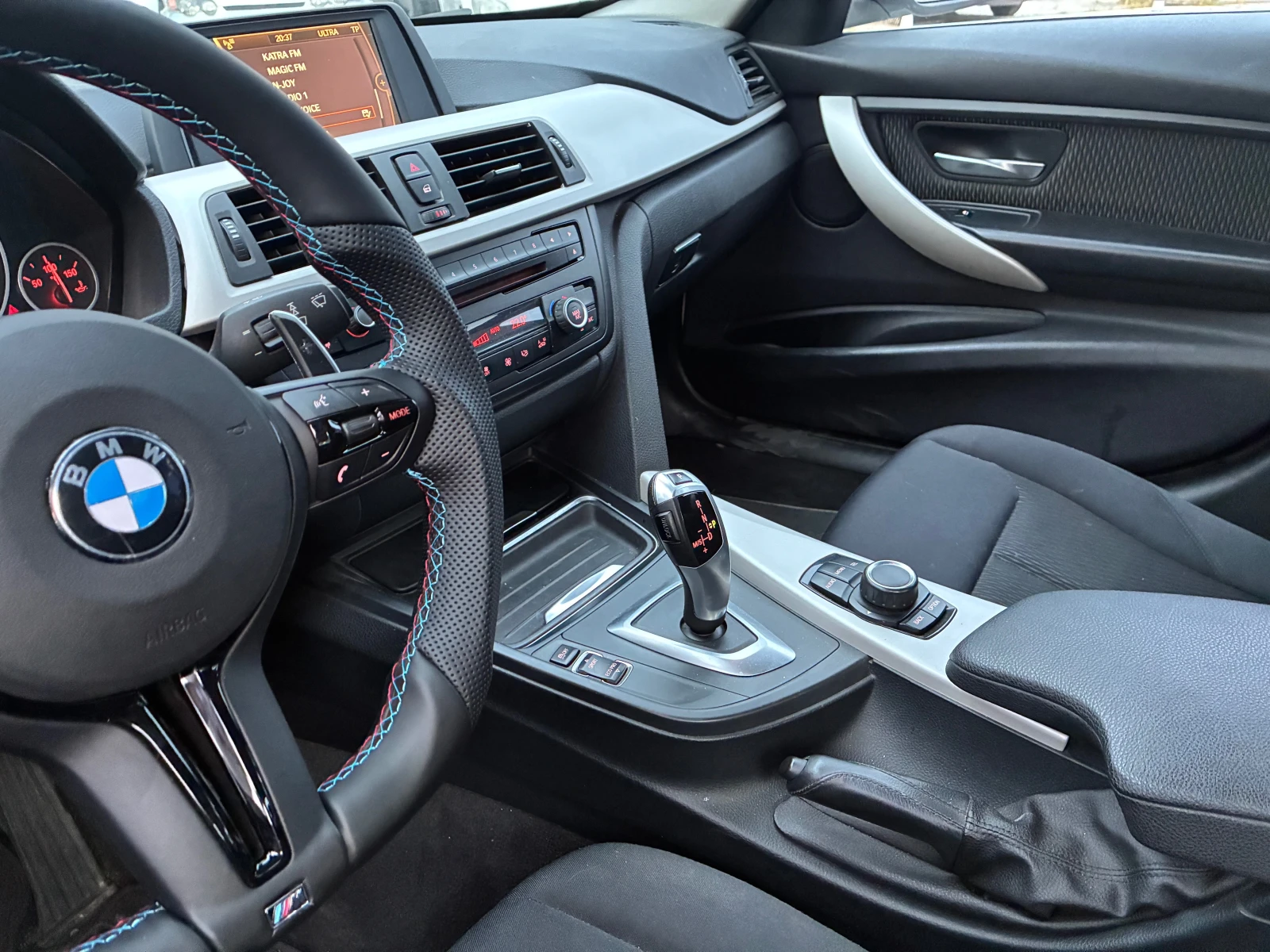 BMW 320 LCI M/Sport 2022год., снимка 8 - Автомобили и джипове - 54913173