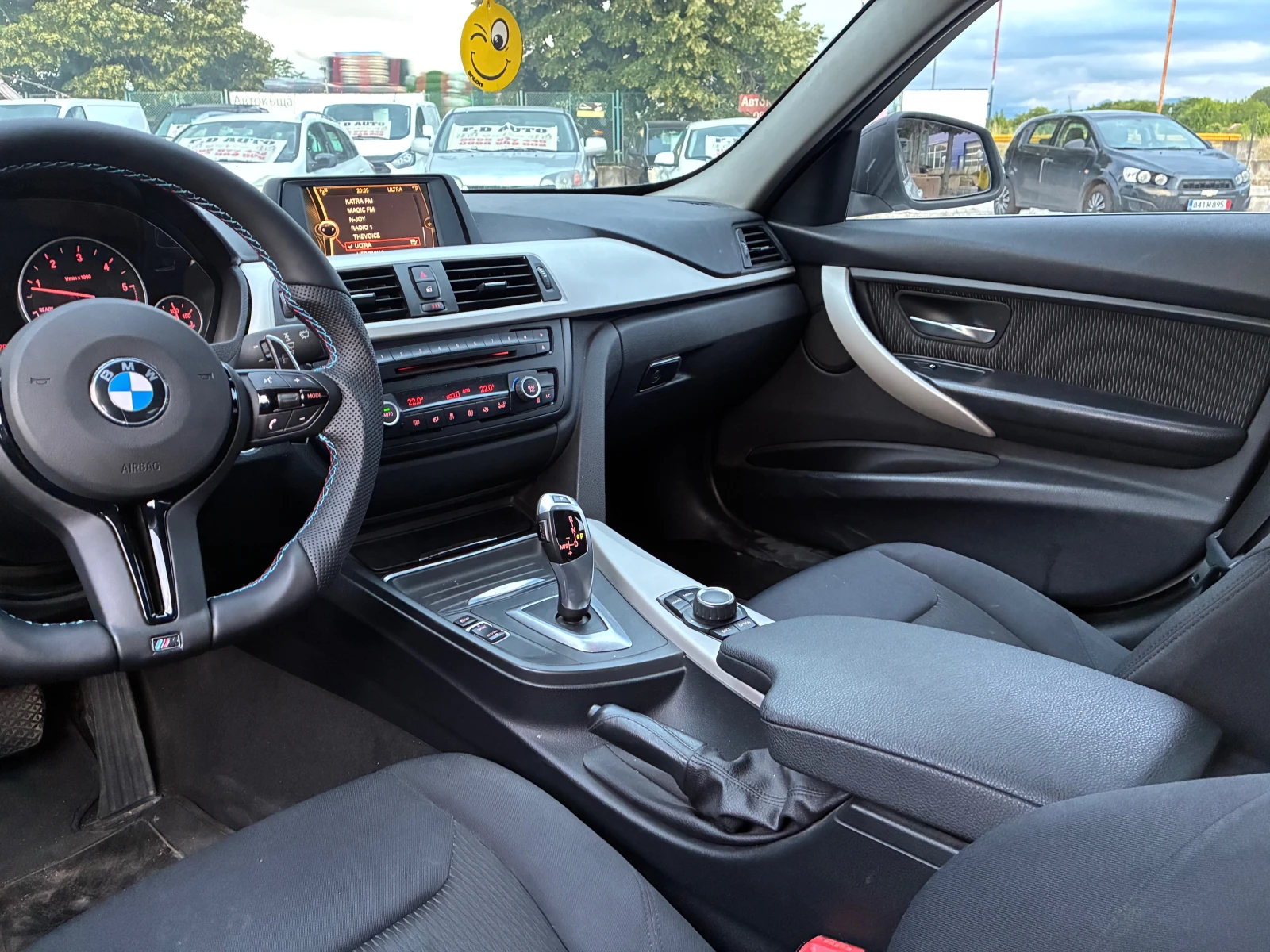 BMW 320 LCI M/Sport 2022год., снимка 7 - Автомобили и джипове - 54913173