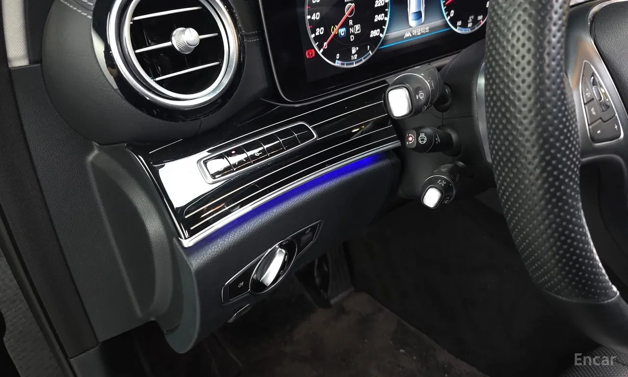 Mercedes-Benz E 400 4MATIC | DIGITAL | BURMESTER | PANO | DISTRONIC, снимка 17 - Автомобили и джипове - 55047332