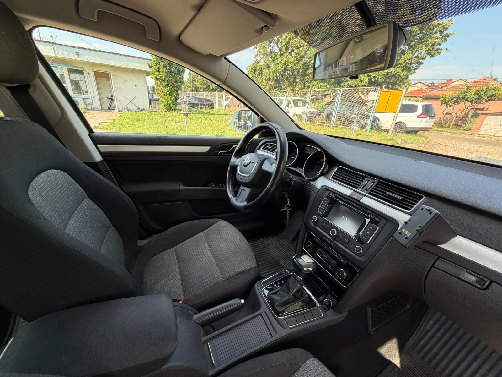 Skoda Superb 2.0TDI DSG, снимка 6 - Автомобили и джипове - 55151230