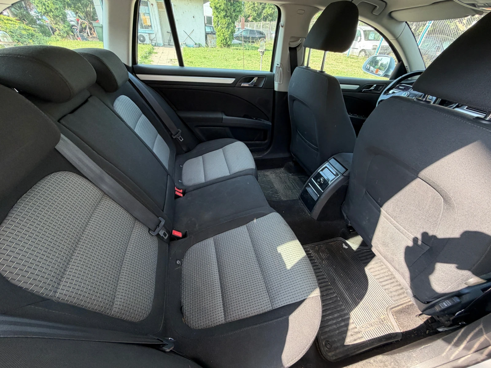Skoda Superb 2.0TDI DSG, снимка 7 - Автомобили и джипове - 55151230