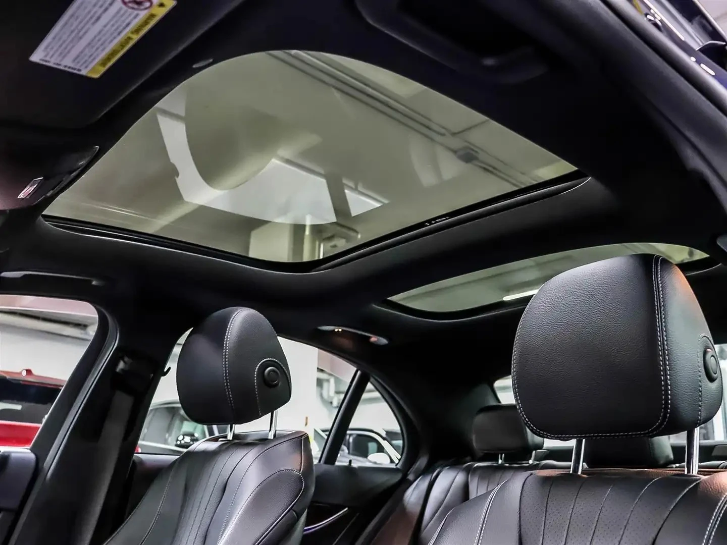 Mercedes-Benz E 300 LUXURY ЦЕНА ДО БЪЛГАРИЯ РЕГИСТРАЦИЯ & АВТОКРЕДИТ, снимка 15 - Автомобили и джипове - 55190308
