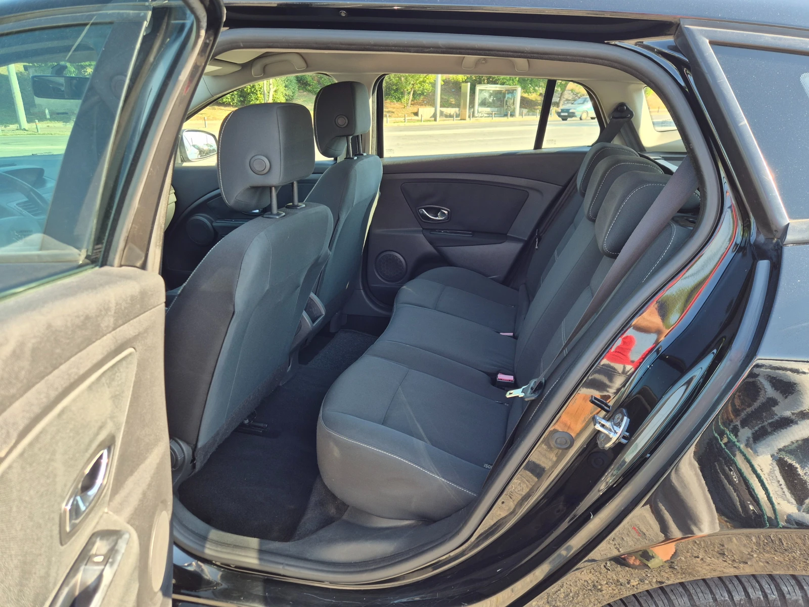 Renault Megane 1.5DCI 110�.�. | Mobile.bg � ����������� 12